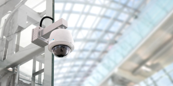 Reformas Integrales de Tiendas y Locales  Comerciales Barcelona · Instalación Sistemas de Seguridad y Videovigilancia
