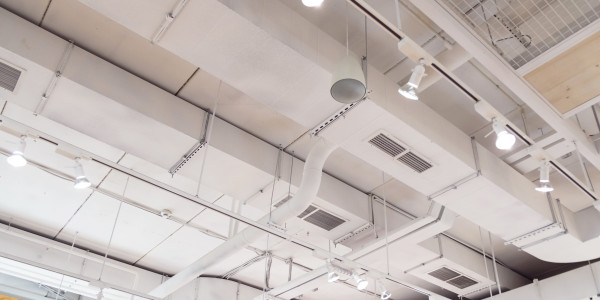Reformas Integrales de Tiendas y Locales  Comerciales Barcelona · Instalación de Sistemas de Climatización, Aire Acondicionado y Calefacción